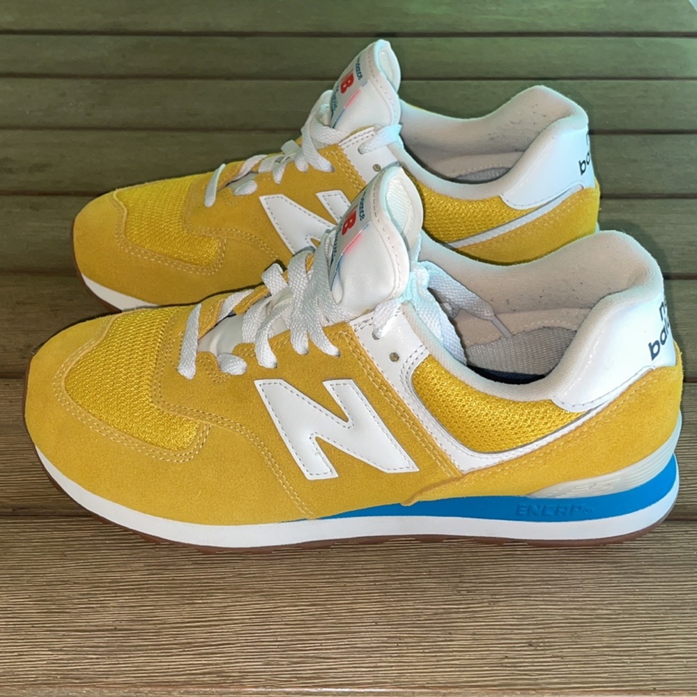 New Balance Classic MENS iconic 574 size “8.5” Varsity Gold / Deep Sky Blue